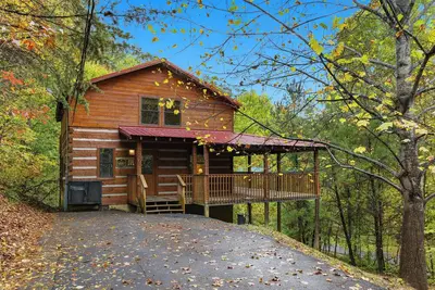 Image de Charming Cabin Retreat w/ Hot Tub & Pool Table