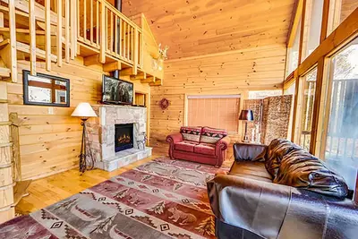 Image de Scenic Cabin w/ Resort Perks & Hot Tub
