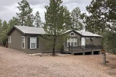 Image de Private cabin amongst the Pines & Wildlife, close to lakes and town amenities