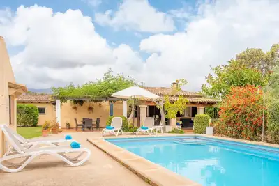 À proximité de la plage avec piscine privée – Villa Can Poquet