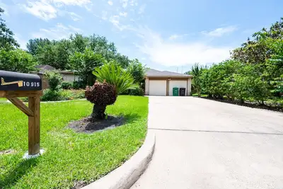 Image de Cozy & Homey ~ ♛Queen Beds ~ ☀Patio ~ Free Parking