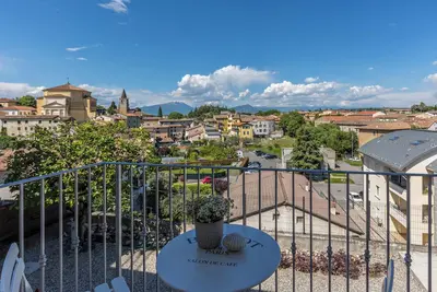 Image de Maison de vacances 'Homely Feeling' avec Wi-Fi, A/C, Balcon et Jardin