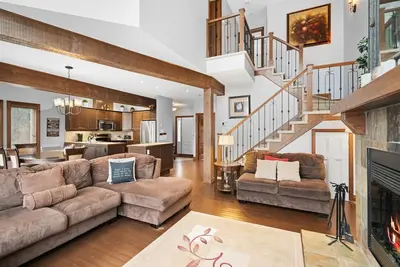 Image de Maison sur le Golf La Bête - Rabaska | 10 min du Resort Tremblant - Le Foursome