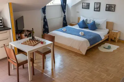 Image de Beautiful balcony holiday apartment near the center of Vienna