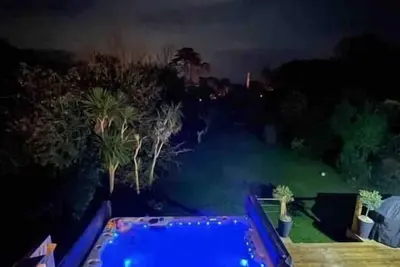 Image de Large 5 Bed House - 13ft Swim Spa - Cowes