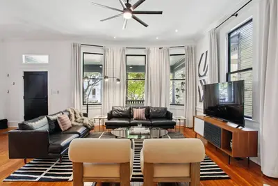 Image de Modern Luxe Sophistication Near Forsyth Park