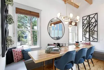 Image de Stunning Carriage House | Heated Pool