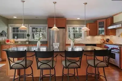 Image de Open Floorplan Lake House just 2 min. walk to Lake Geneva