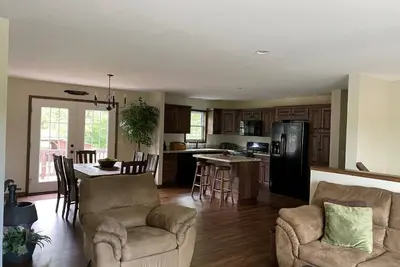 Image de Raystown’s Rustic Homestead