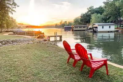 Image de Beautiful Waterfront Condo on Lake Sinclair!