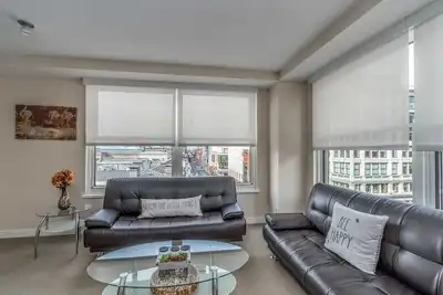 Image de 2 Br Fully Furnished Apartment at Penn Quarters - Surrounded by Best Restaurants