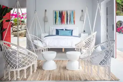 Image de Waterfall Oasis with Ocean View