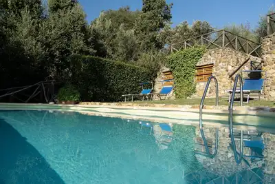 Image de Farmhouse in the greenery of the Tuscany countryside with private pool and view