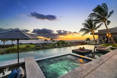 Image de 🏖️Hawaiian Luxury Resort Living | Private Pool & Environmentally Friendly | Concierge Included!