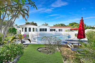 Image de Fruit Garden House with Heated Pool Edit