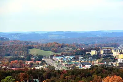 Image de Breathtaking MtnCity View/HotTub/5min->PForge Pkwy