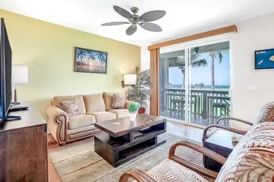 Image de Golf-course-adjacent condo with ocean & garden views, fast WiFi, pool, & hot tub