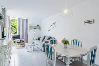 Appartement avec terrasse à quelques pas de la plage