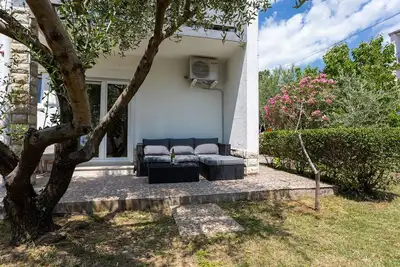 Image de Appartement d'une chambre avec la terrasse Baska, Krk (A-18818-d)