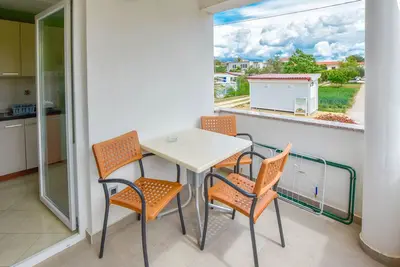 Image de Appartements Jacqueline (81301-A2) - Pakostane