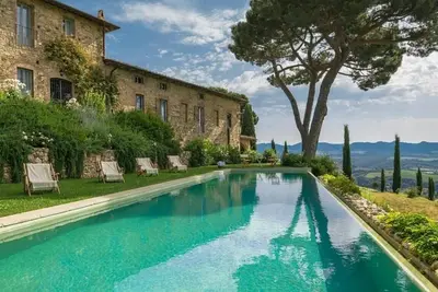 Image de Villa à Pievasciata avec 7 chambres à coucher, 14 couchages