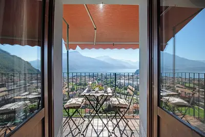 Image de Appartement de vacances dans le magnifique vignoble 'Crotto Palma' avec vue sur le lac et Wi-Fi