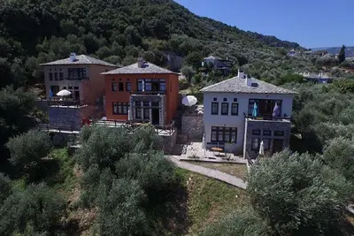 Image de Studios for 3 adults or 2 adults + 2 children with balcony or terrace with panoramic sea view