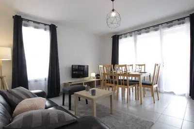 Image de Appartement lumineux 4p/8 pers, 2 terrasses, parking privé, cœur de Briançon