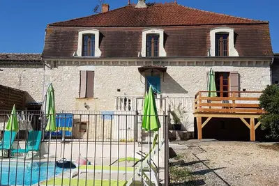 Image de Maison en pierre avec piscine privée, idéal familles, proche Bastides du Périgord
