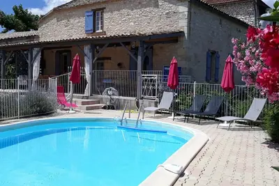 Image de Maison de charme avec piscine privative et aire de jeux en plein cœur du Périgord