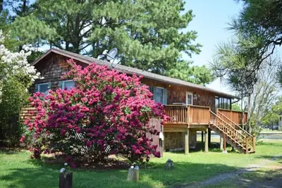 Image de Holly House | 3br Canal Front Home with Private Dock, Screened Porch and Boat Launch