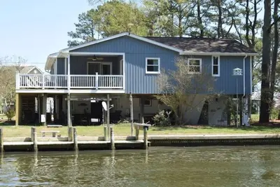 Image de Horsin Around | 3br with Private Dock, Deck and Pet-Friendly