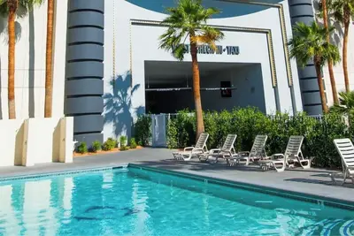 Image de Deluxe Two Queen Room at The D Las Vegas