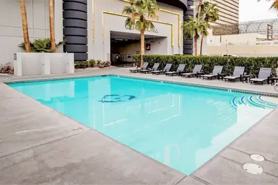Image de Downtown Escape! Pool, Nightly Entertainment, Free Parking, Casino!