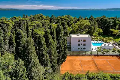 Image de Luxury Villa Velvet Bourbon Split with Private Pool and jacuzzi by the sea