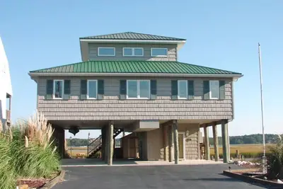 Image de Kambarn Place | Waterfront Home w/ Private Deep-Water Dock & Assateague Views