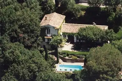 Image de La Jassine - Villa Grimaud a pied du village, piscine, clim, parking