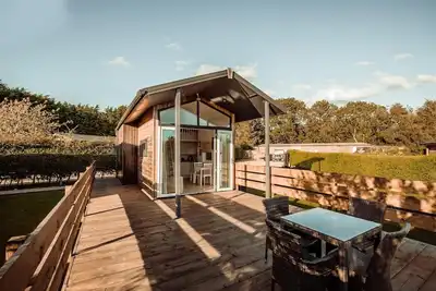 Image de Lux Zen - a fishermans retreat that sleeps 5 guests in 2 bedrooms
