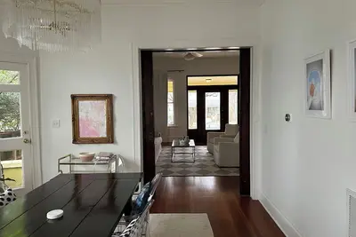 Image de Beautiful, historic home - Private