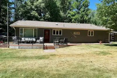 Image de Lakefront Cabin - Retreat To Long Lake!