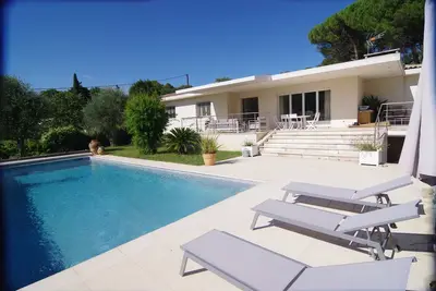 Image de Villa Les Peyrouos Valbonne
