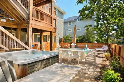 Image de 1608 Adda Girl * 5 Min Walk to Beach * Dog Friendly * Pool * 6 person Hot Tub