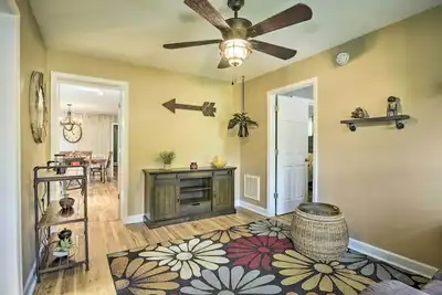 Image de Lakefront High Point House w/ Furnished Deck!