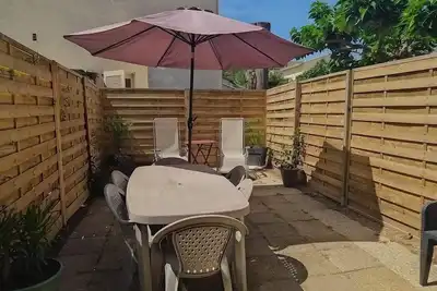 Image de Beau 4 Couchages avec Parking dans un quartier calme à 5 min à pieds des plages