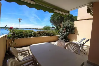 Image de Coquet 4 Couchages avec piscine et parking face au Lac Salonique