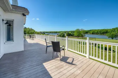 Image de Spectacular Lake Anna escape w/ private dock, deck & sunrise view & dog-friendly