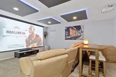 Image de Jenkins Retreat w/private hot tub & theater