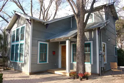 Image de Modern Craftsman Style House in Hyde Park, Austin