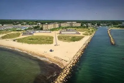Image de 2 bedroom condo, private beach, pool, tennis, pickle ball and dining
