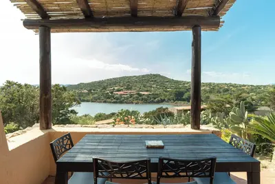 Image de Cottage Sea House - Appartement adapté aux animaux domestiques avec vue sur la mer et balcon